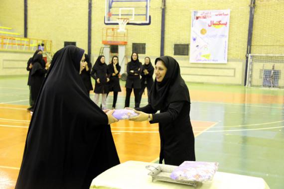 معرفی برترین‌های حرکات نمایشی بسکتبال دختران دانشگاه آزاد اسلامی  در همدان
