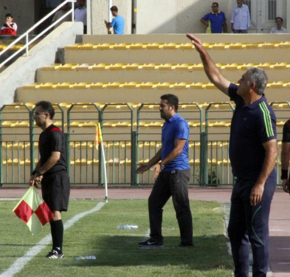 بازی تیم فوتبال پاس همدان در مقابل شهرداری اردبیل / گزارش تصویری 
