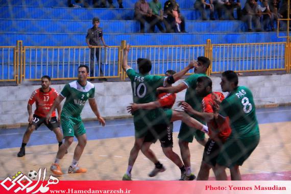 مسابقه هندبال پاس همدان وخلیج فارس بهبهان از سری مسابقات لیگ برتر کشور