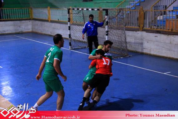 مسابقه هندبال پاس همدان وخلیج فارس بهبهان از سری مسابقات لیگ برتر کشور