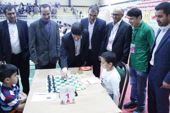  آغاز مسابقات شطرنج زیر 8 و 10 سال در همدان / گزارش تصویری 