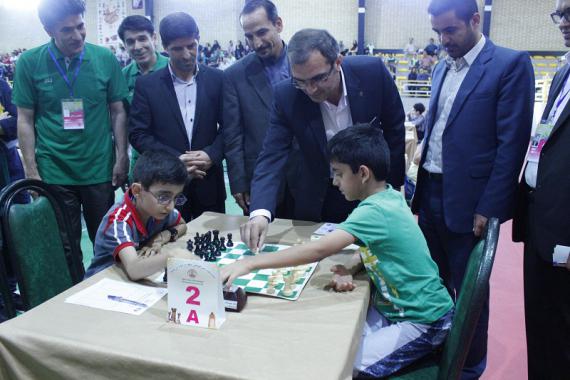  آغاز مسابقات شطرنج زیر 8 و 10 سال در همدان / گزارش تصویری 