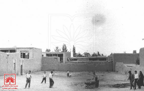 تصاویر زیر خاکی مدال آوران همدانی در سال 1332  