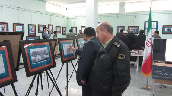 نمایشگاه یاد امام به مناسبت آغاز دهه فجر / گزارش تصویری 
