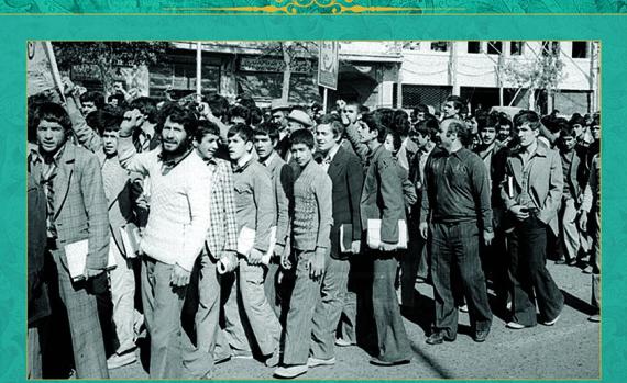 تصاویر حضور پر شور دانش آموزان و جوانان در روزهای انقلاب 