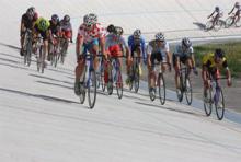 دوچرخه سواران همدان در مسابقات پیست قهرمانی کشور 