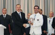  بالاترین نشان کشور آذربایجان به مهماندوست اهدا شد