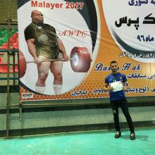 ورزشکار همدانی ؛ نشان نقره در رشته ددلیفت مسابقات  چند جانبه کشوری را کسب کرد 